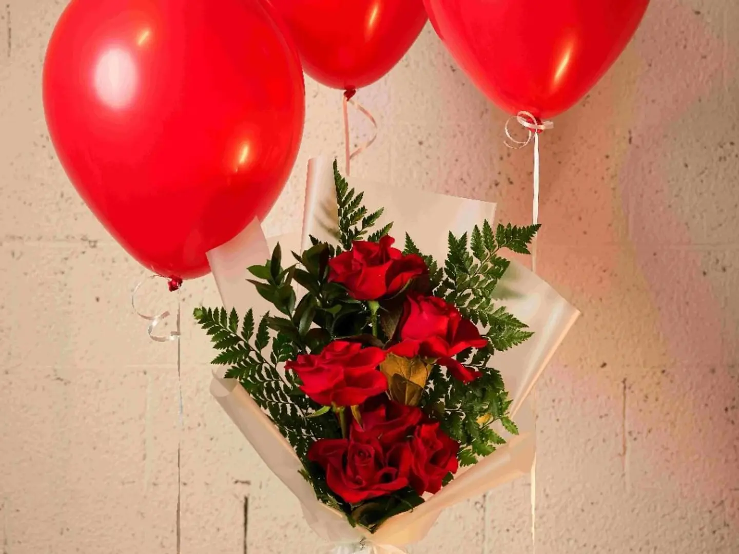 الباقة الحمراء البسيطة