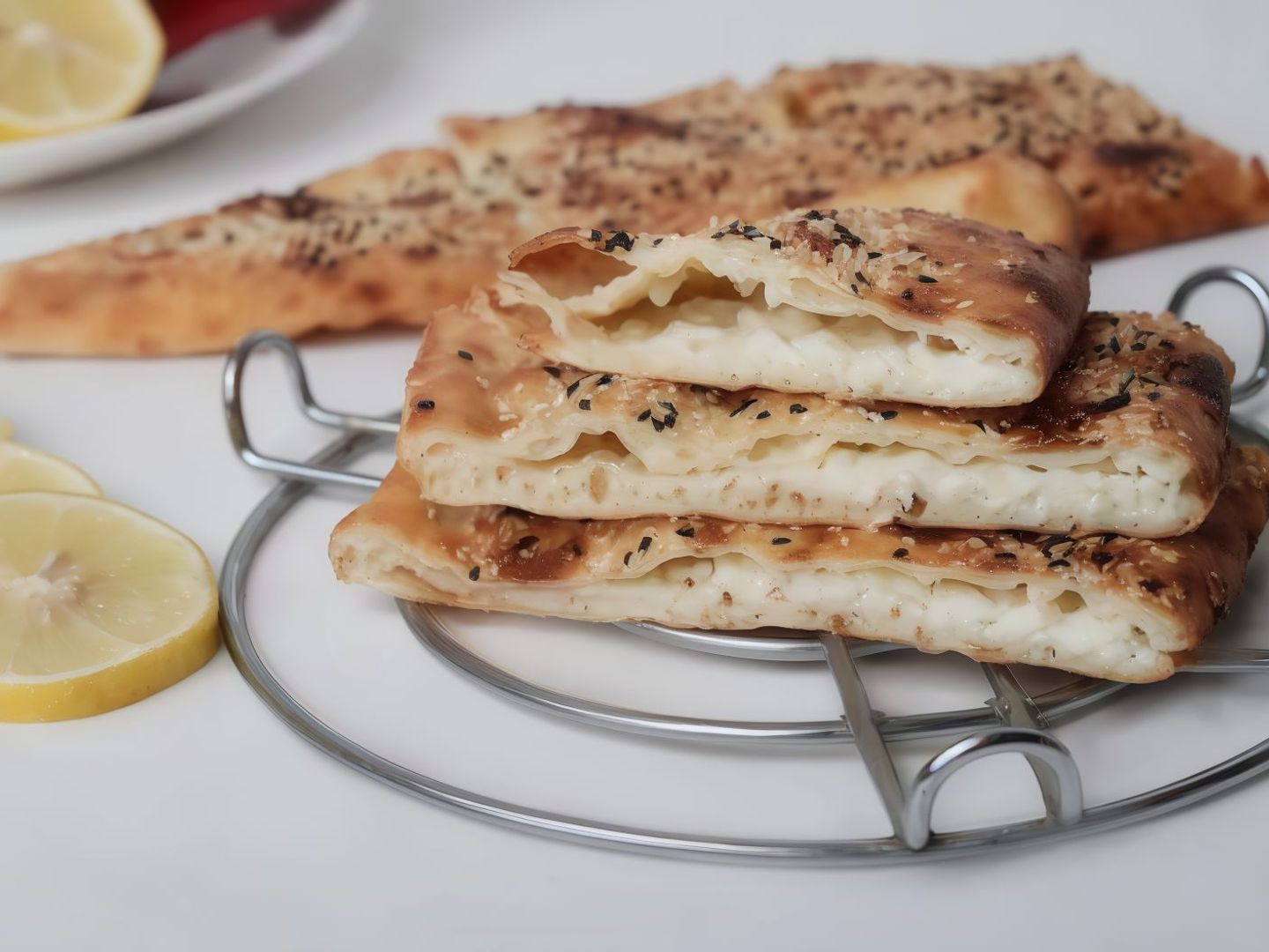 فطيرة جبنة حلوم