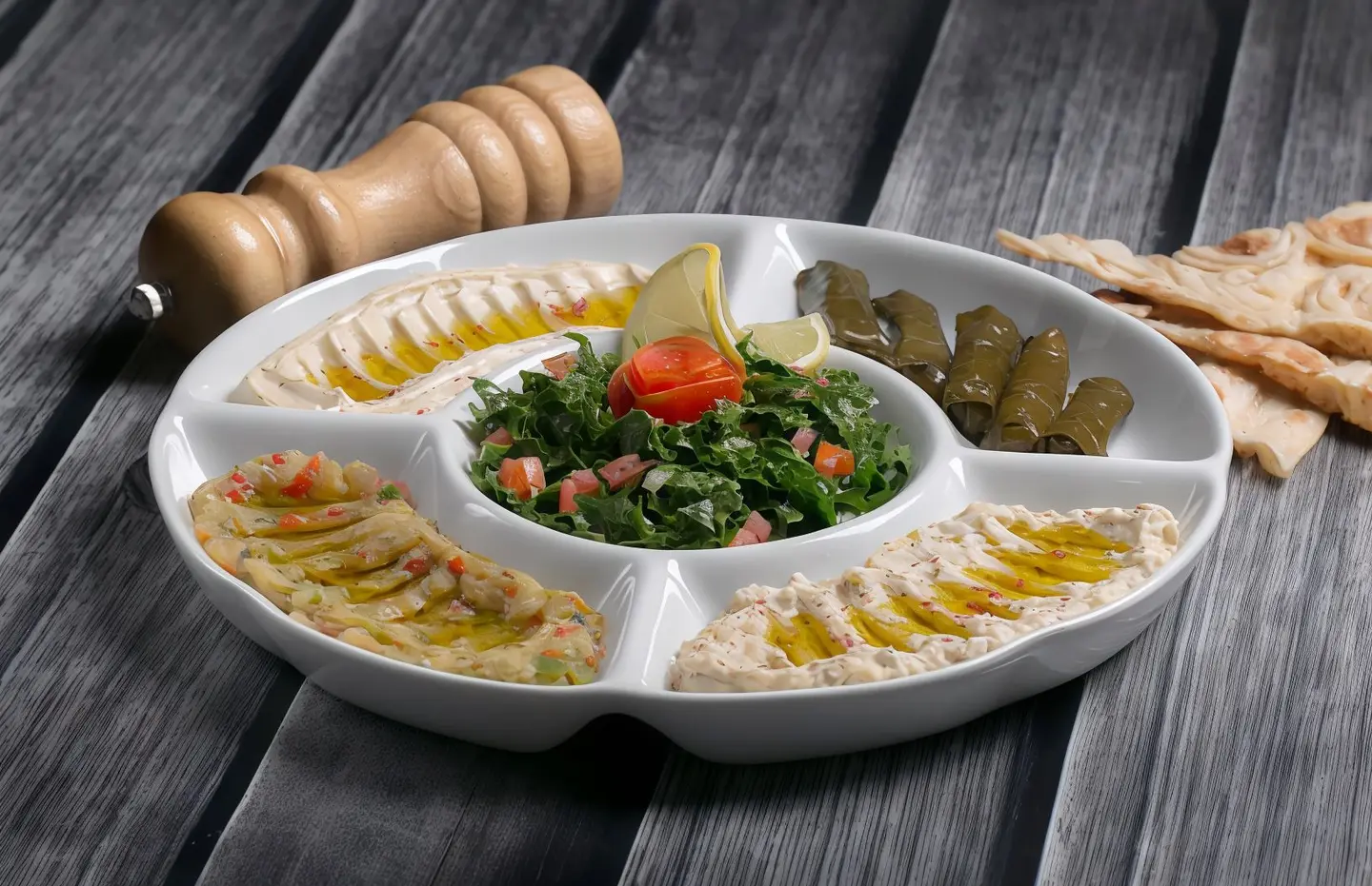 سلطة ميزه