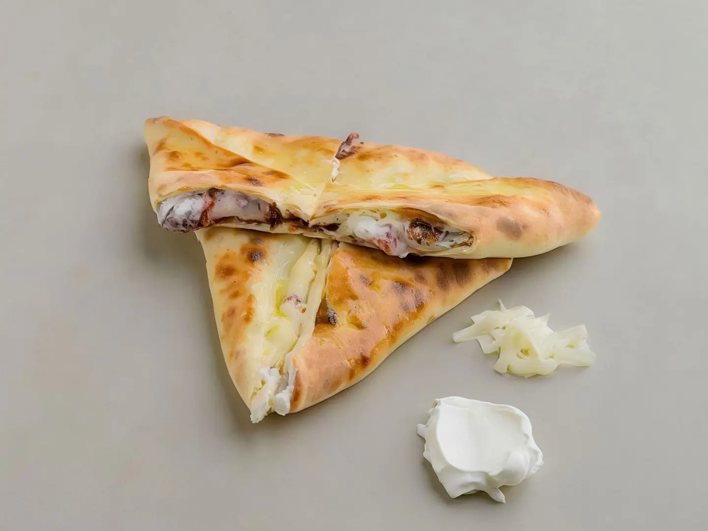 سبانخ باللبنة والجبن