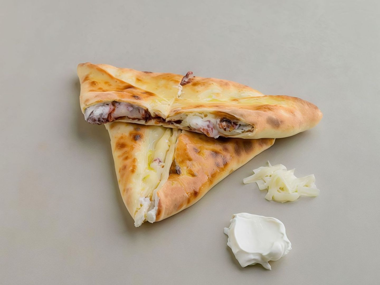 سبانخ باللبنة والجبن