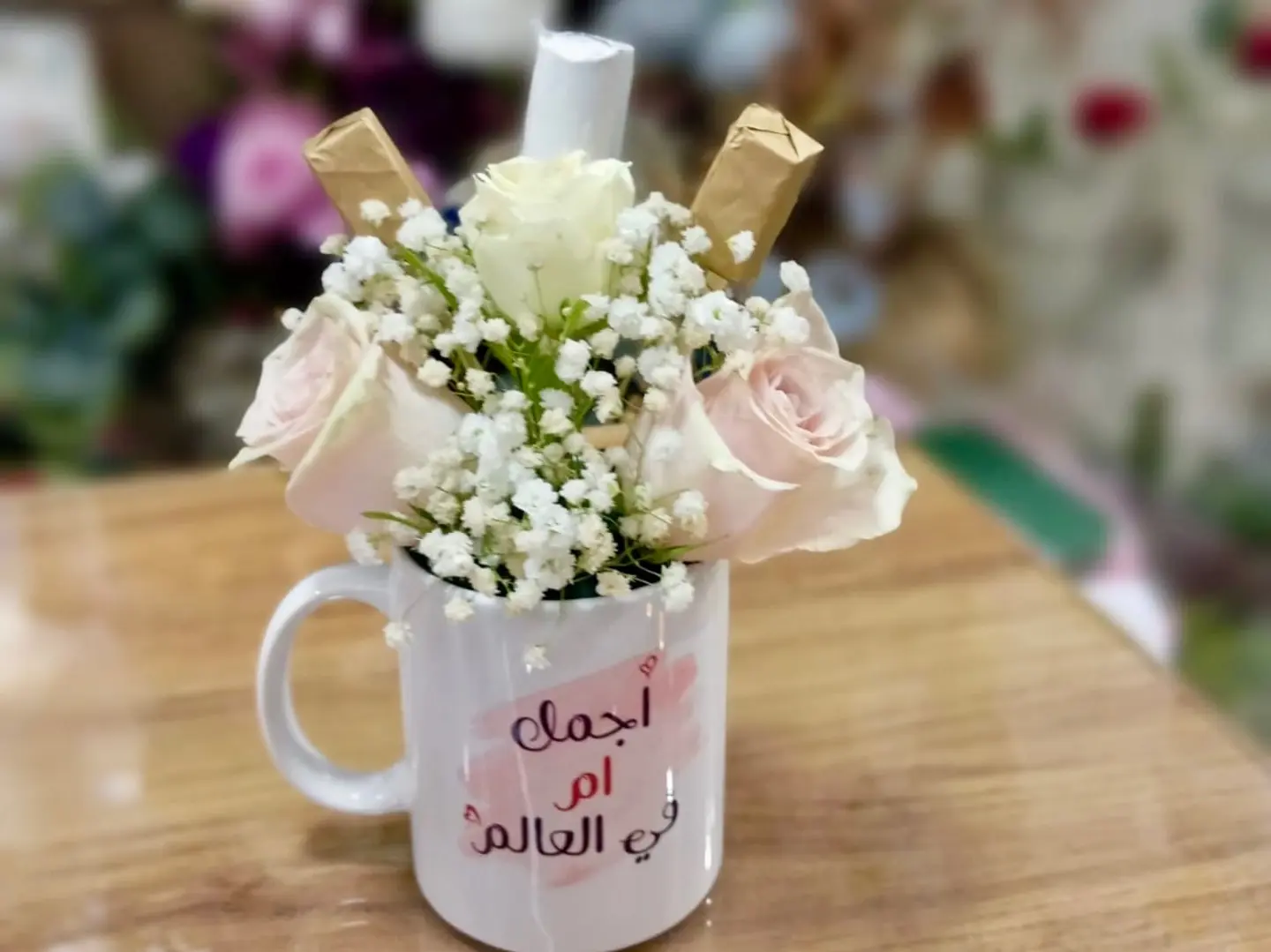 Mother's Cup With Roses And 3 Pieces Of Chocolate