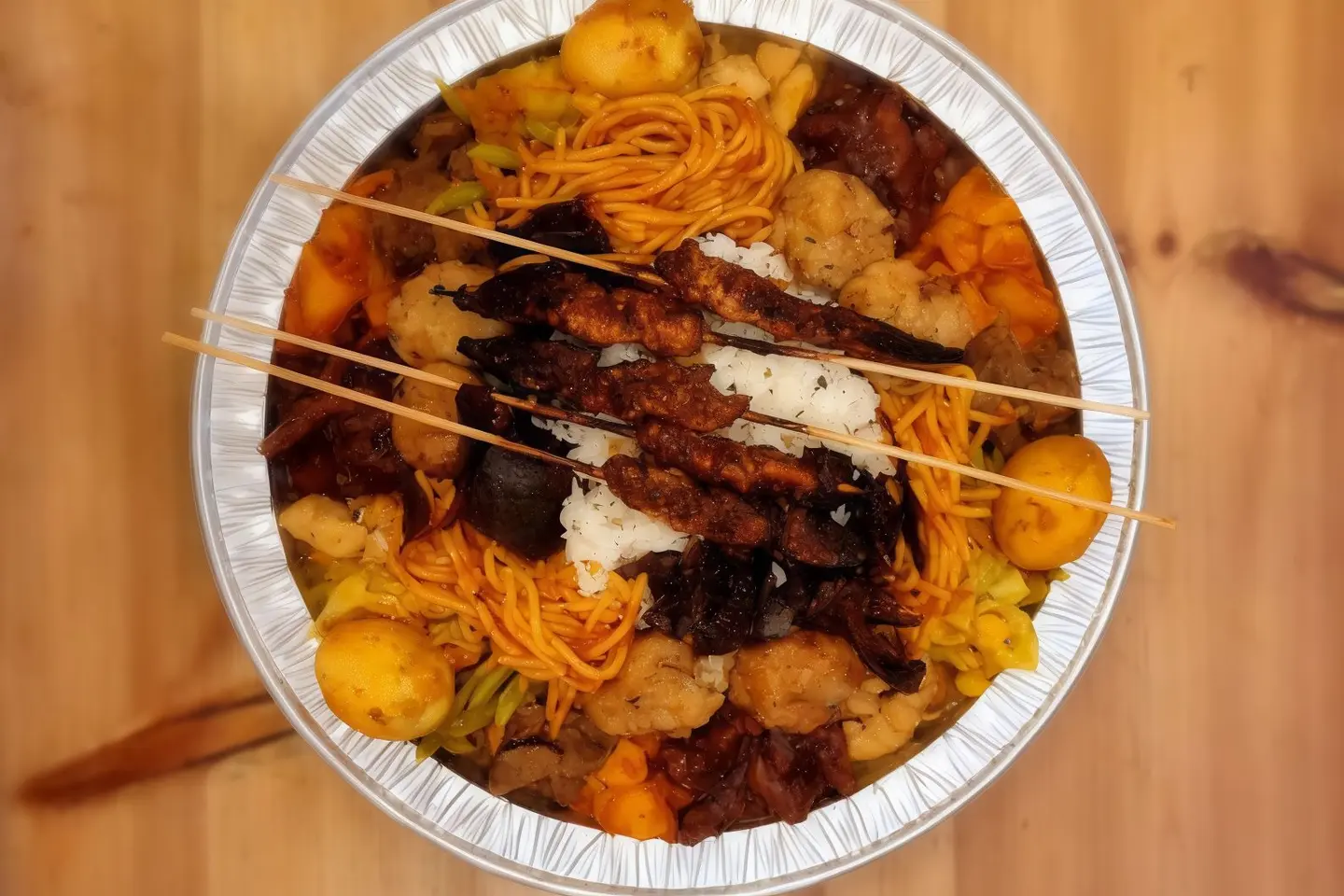 Large Tepsi Mix With 10 Sati Sticks