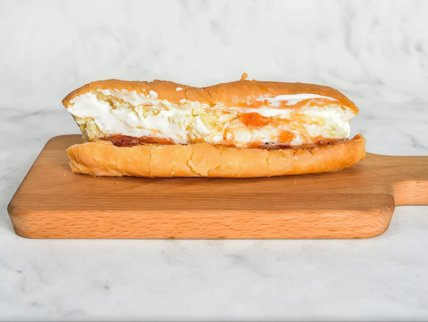 طحينية وجبن فيتا مالح