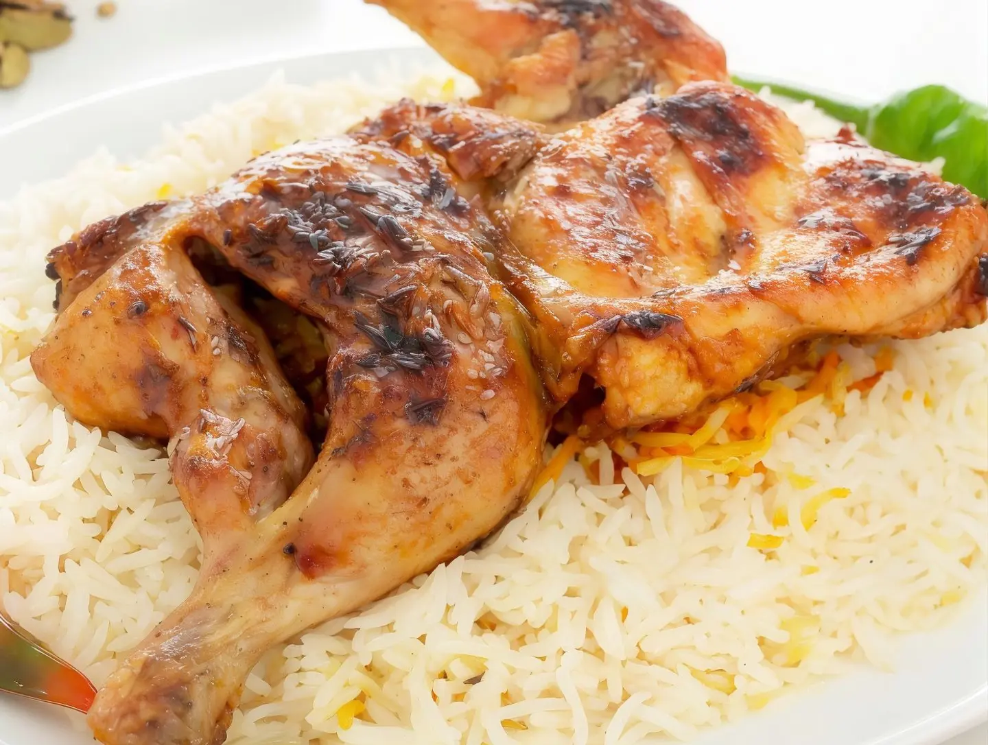 نصف دجاج مظبي مع رز بشاور