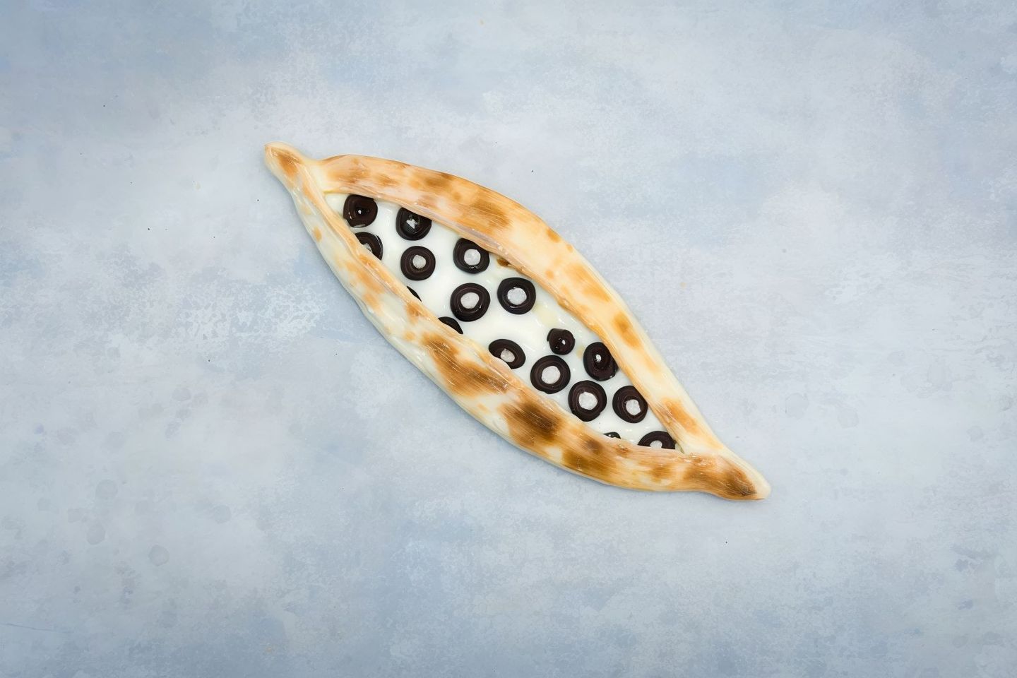 لبنه بالزيتون