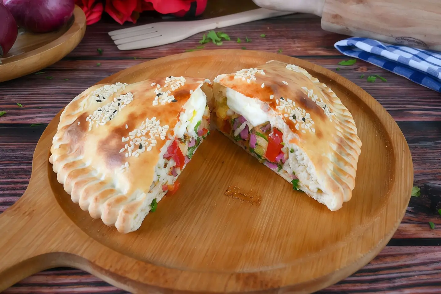 فطيرة فلافل باللبنة