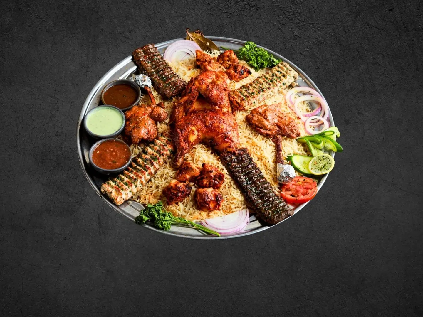 طبق مشاوي مع أرز