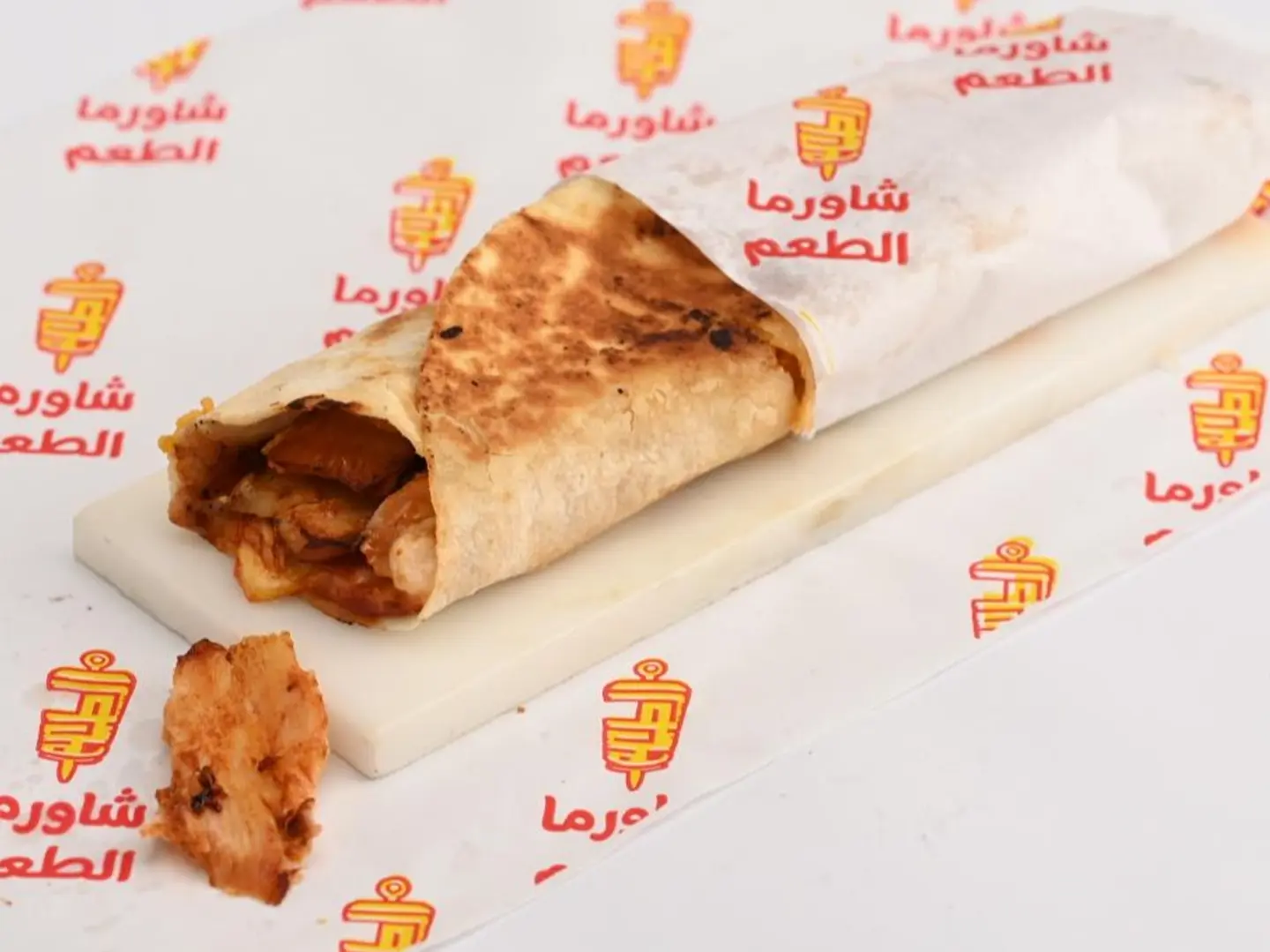 سندوتش كبير مع الجبنه