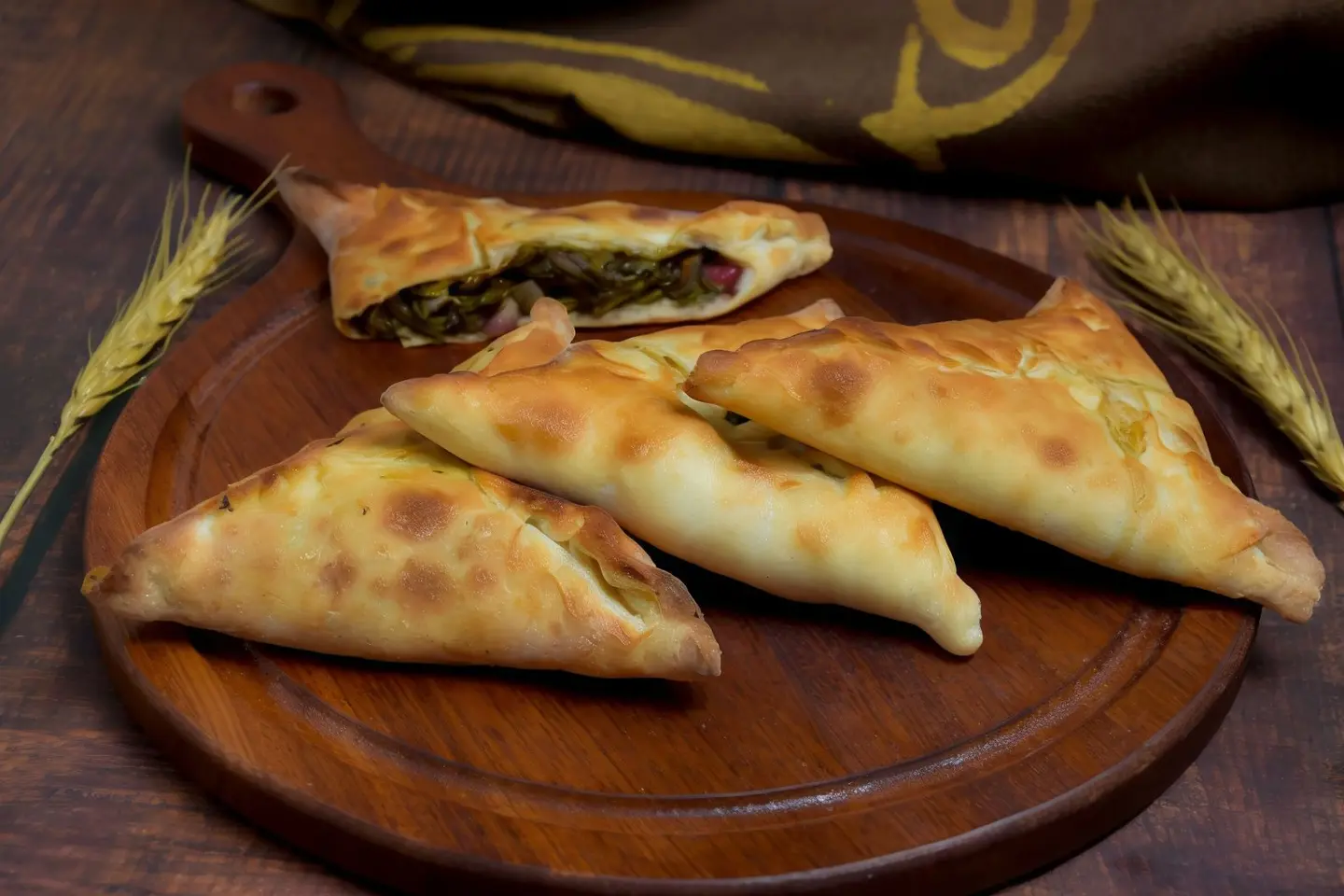 صحن فطائر سبانخ 10 جبات