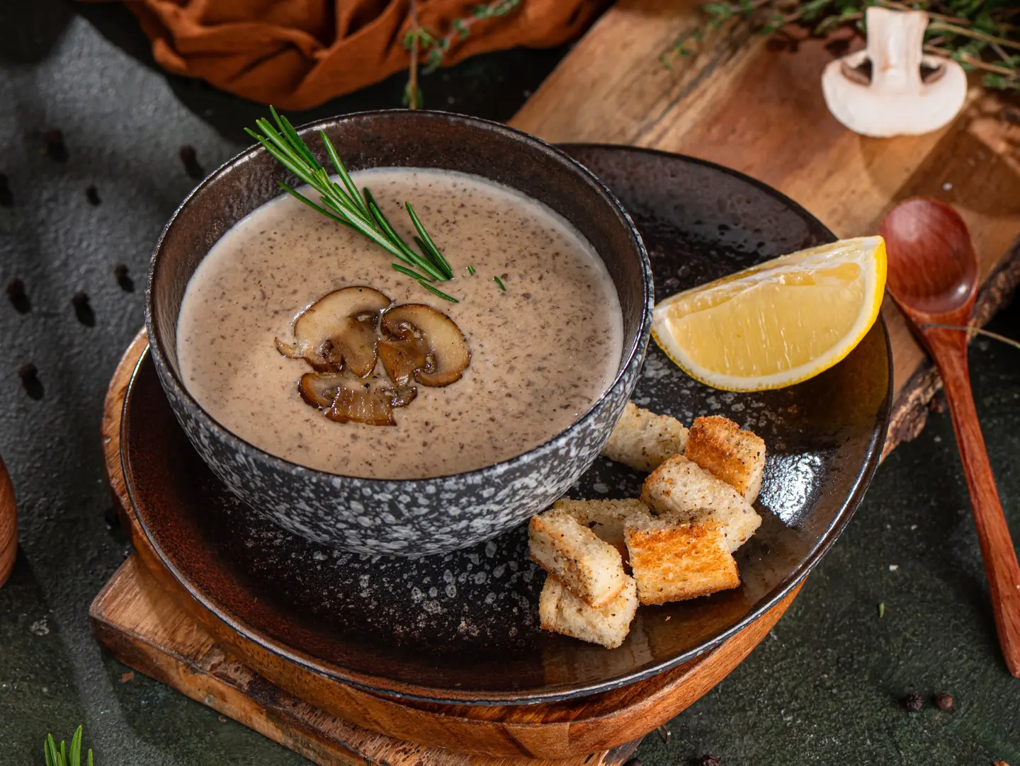 شوربة الفطر مع الكريمة