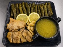 ورق عنب (يبرق) مع شرحات لحم