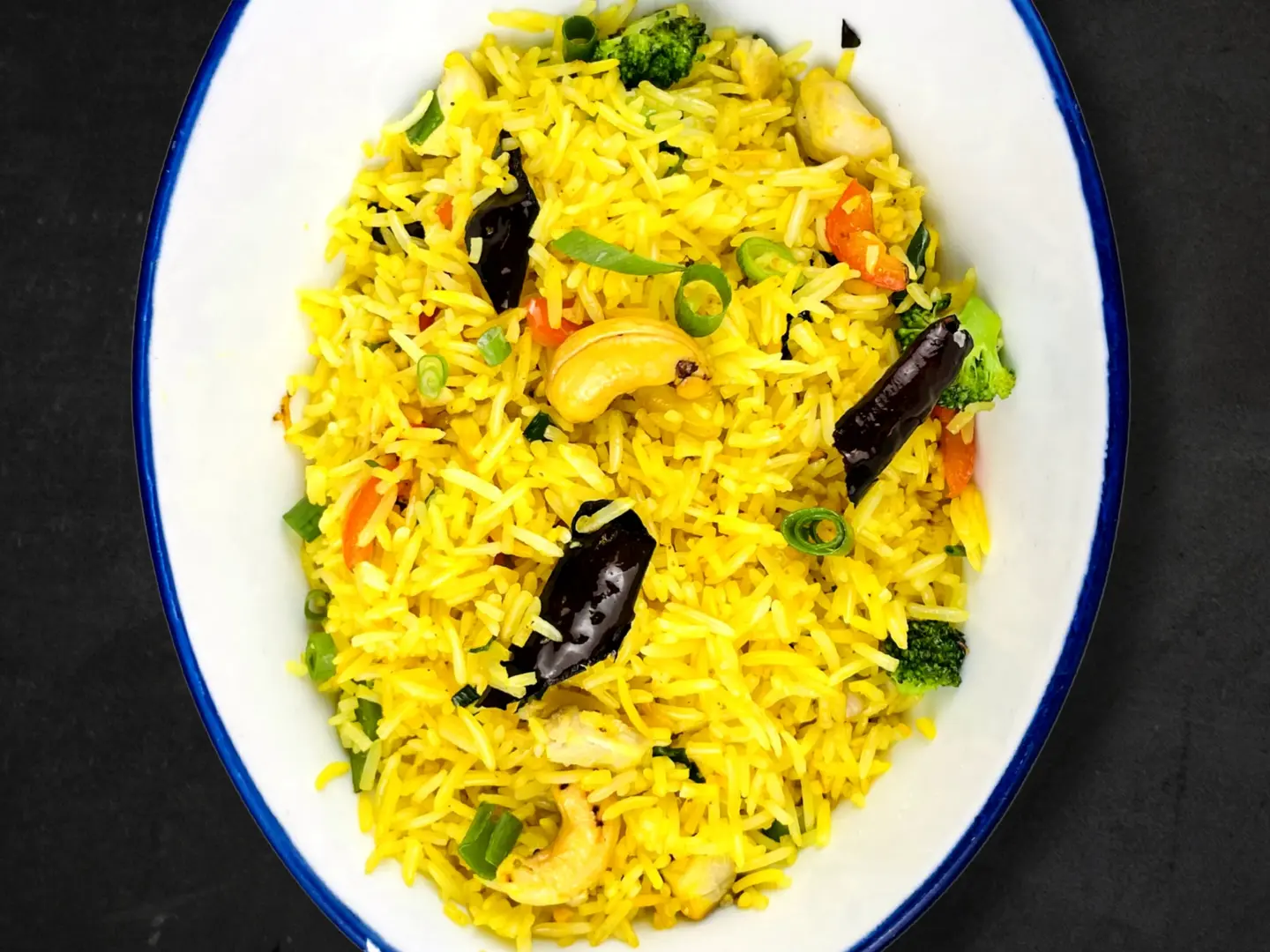 أرز مقلي بالدجاج على الطريقة السنغافورية