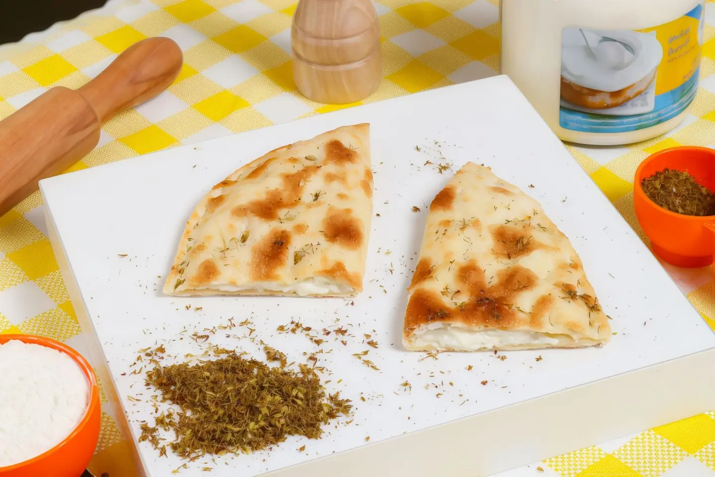 فطيرة جبن بالزعتر