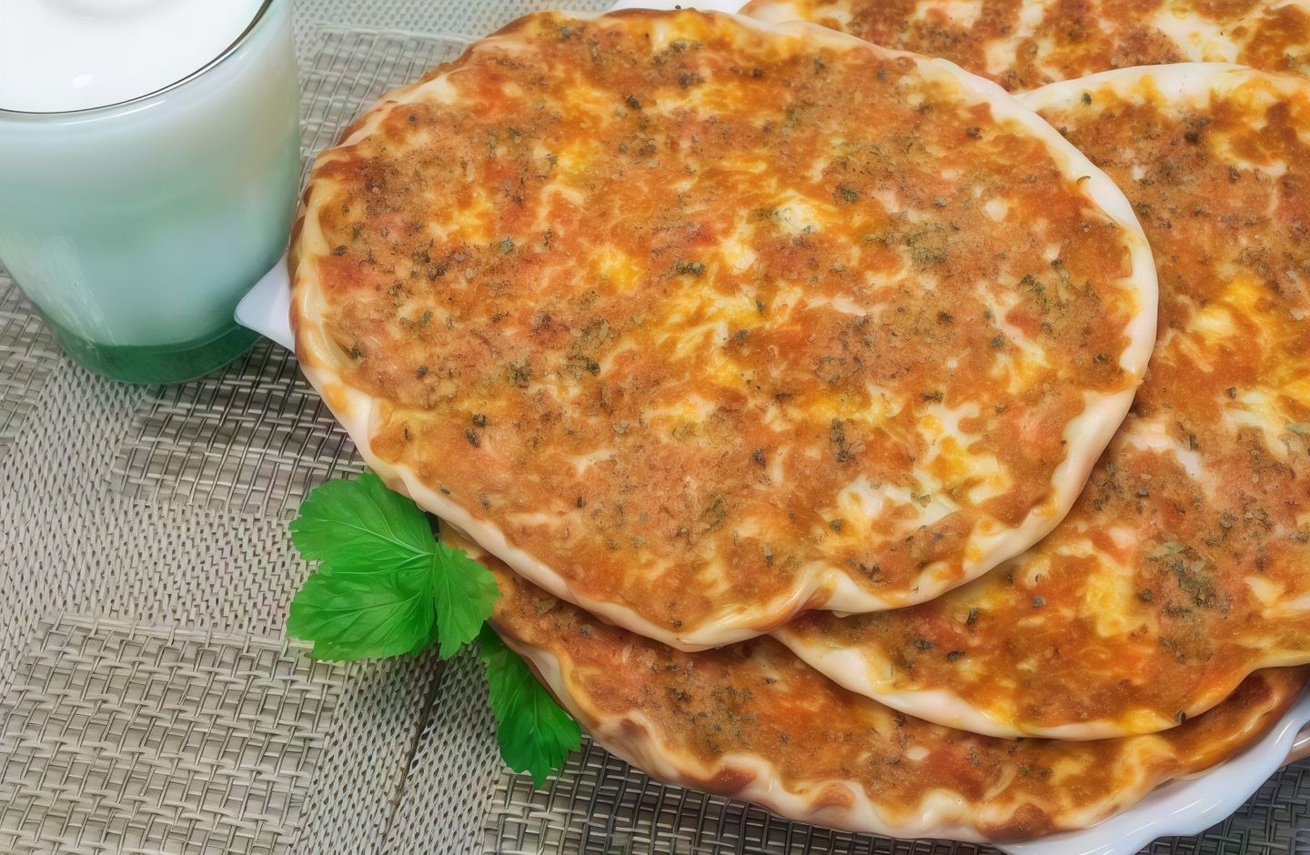 لحم بعجين مشروح