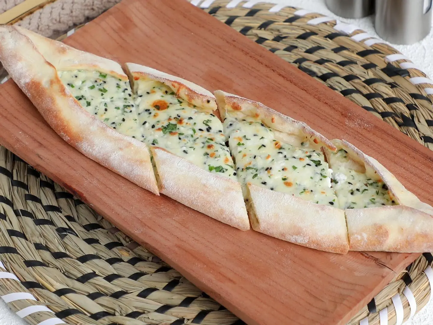 منقوشة جبنة عكاوي