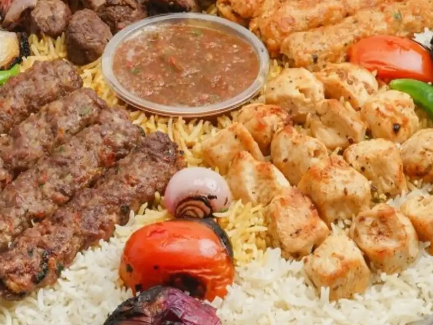 مشكل مشاوي وسط مع رز