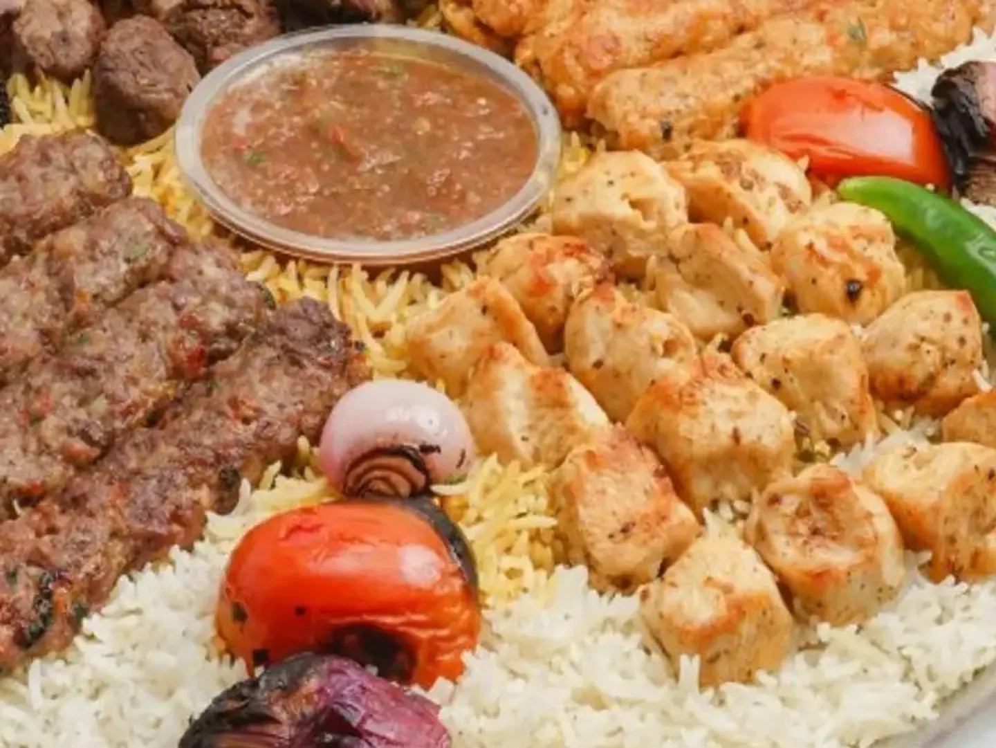 مشكل مشاوي وسط مع رز