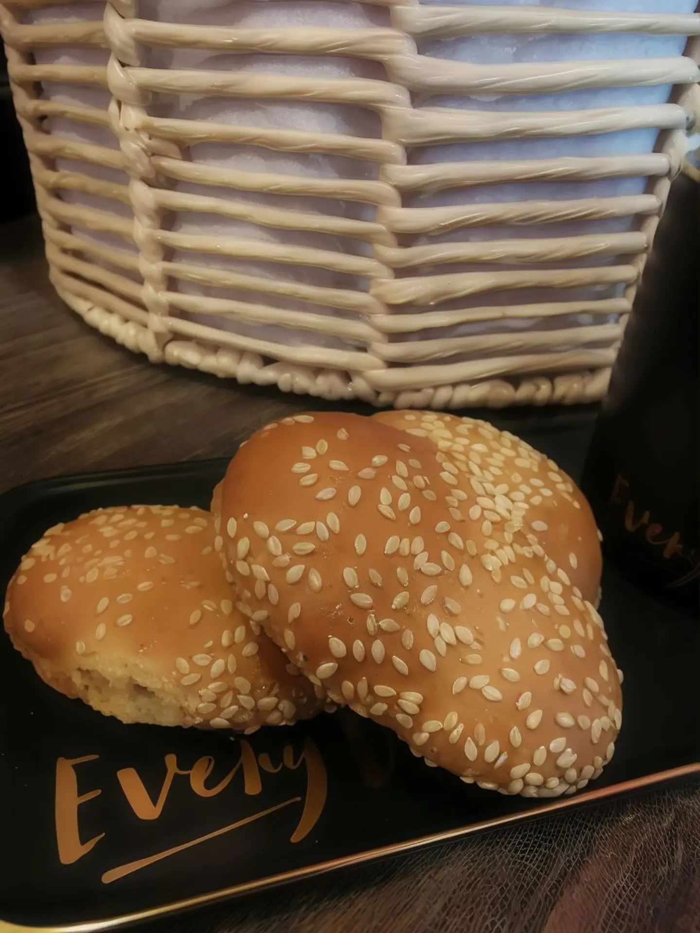كعك مقرمش بيضاوي بالسمسم