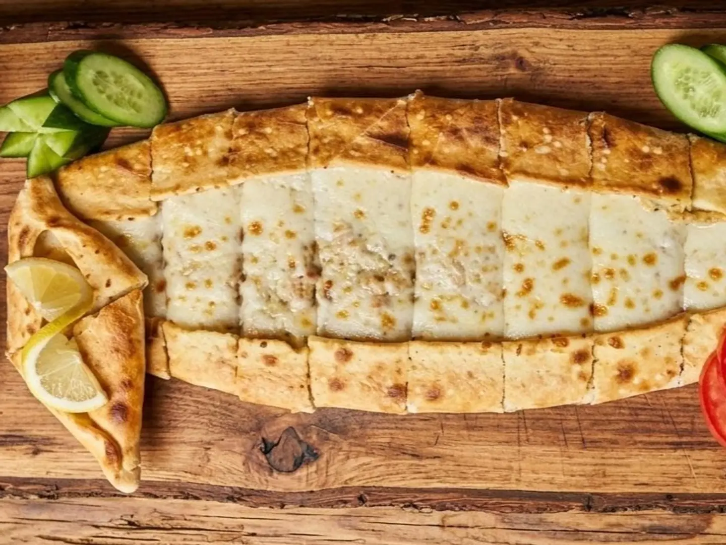 فطيرة محمره بالجبن