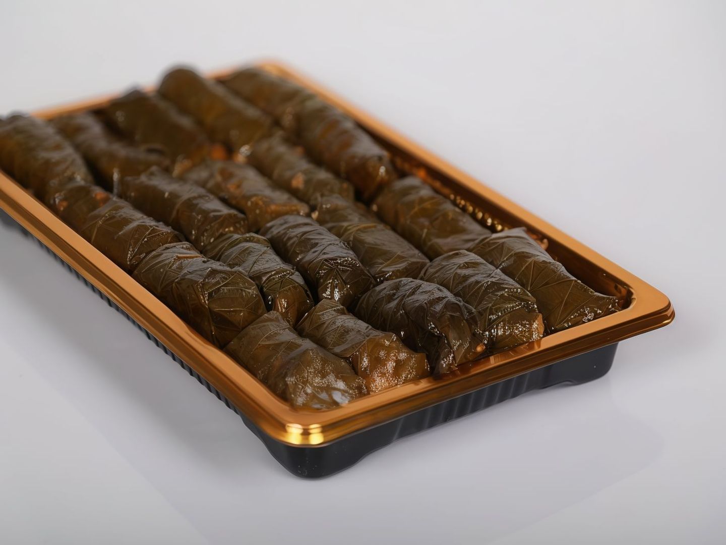 علبة ورق عنب وسط