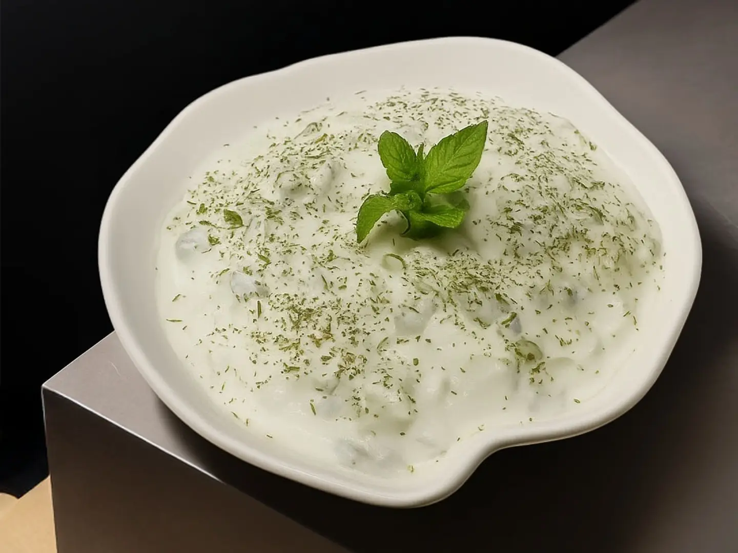 Jajik (Yogurt With Cucumber.)