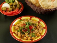 صحن حمص بالزيت