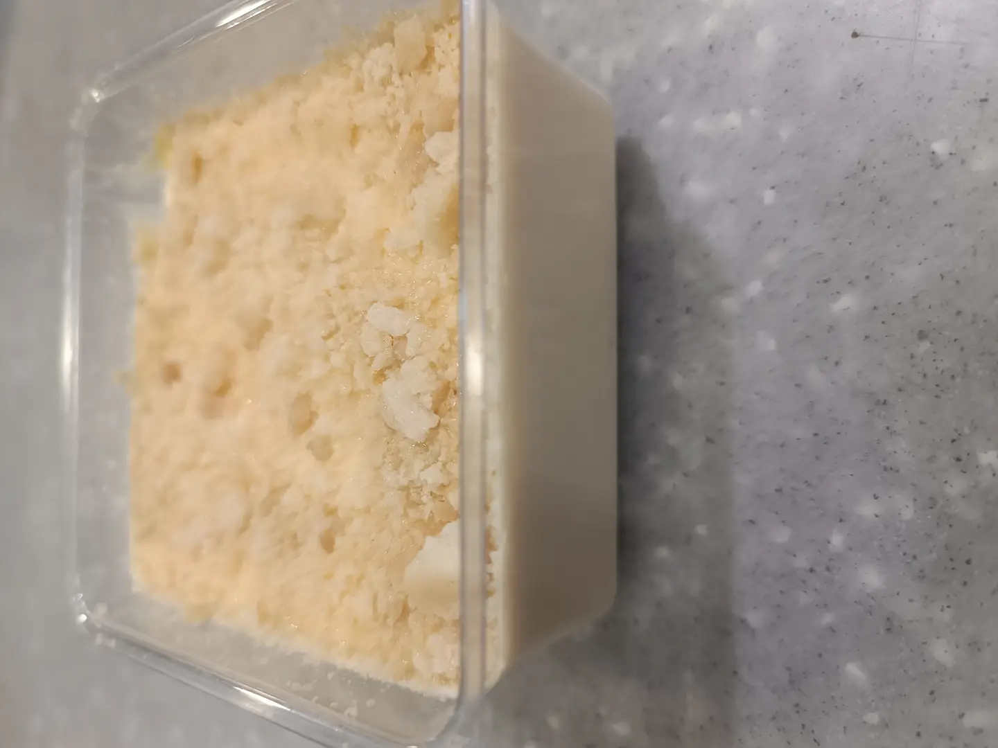 حلا الكريمه مخفوقه