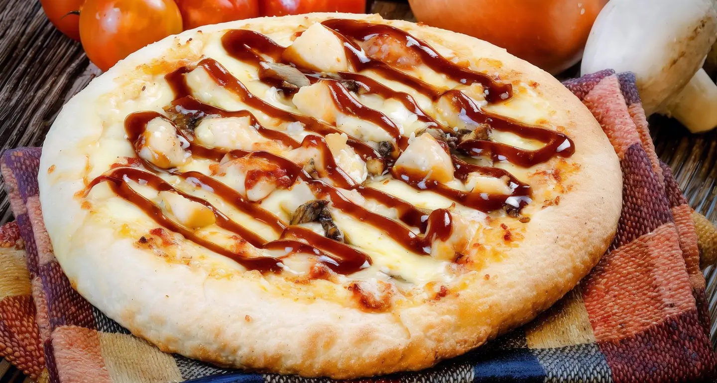 بيتزا دجاج مشوي