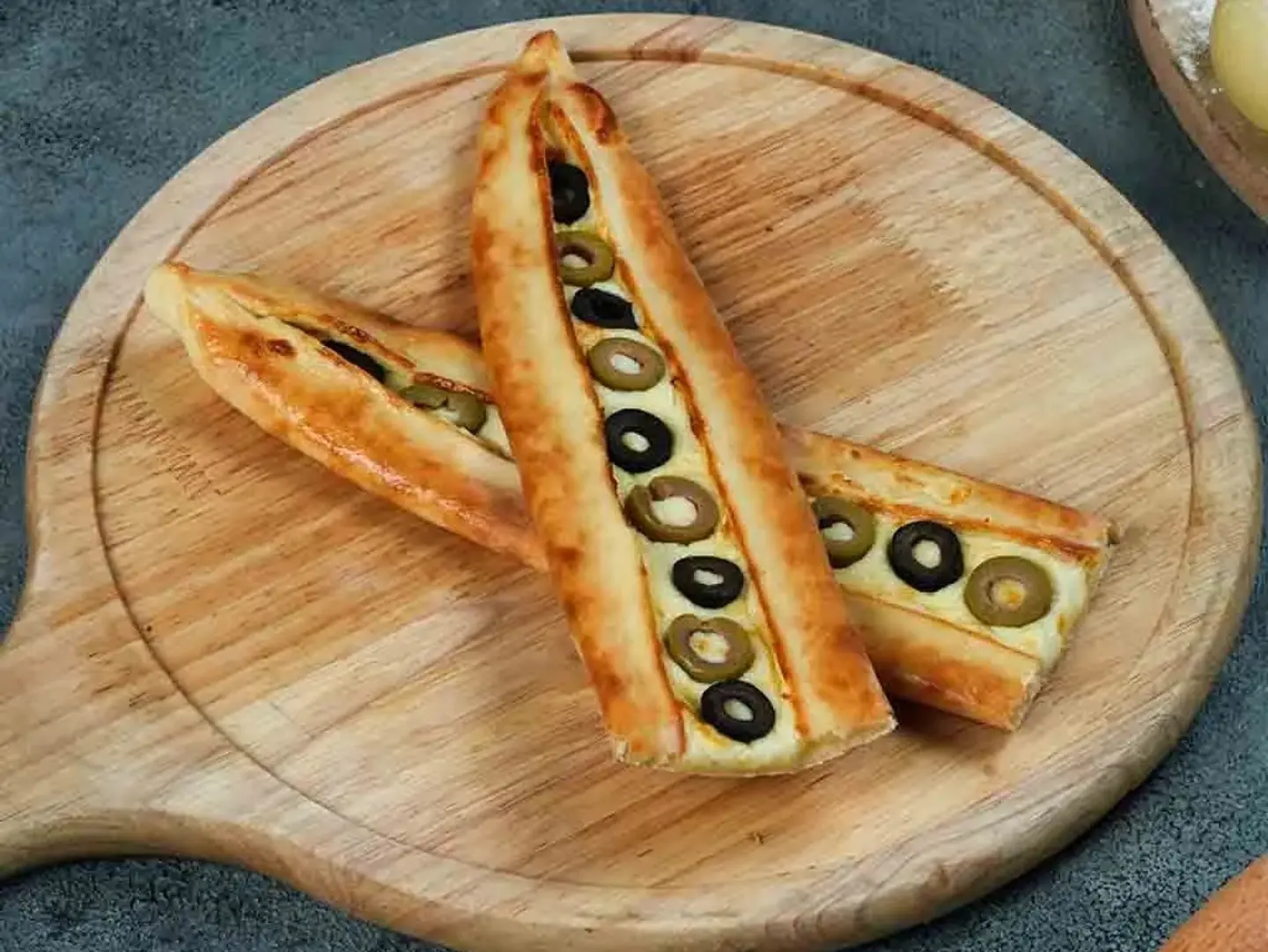 Liquid Cheese Pie With Olives