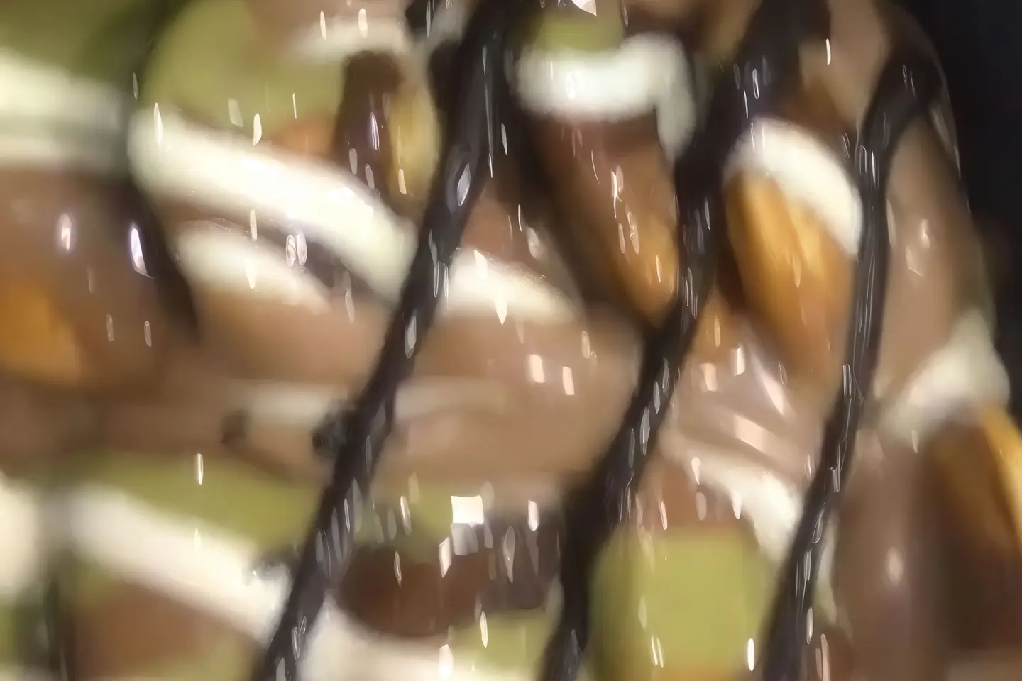 مني-ينكيك-عادي-لوتس-مع-نتولا