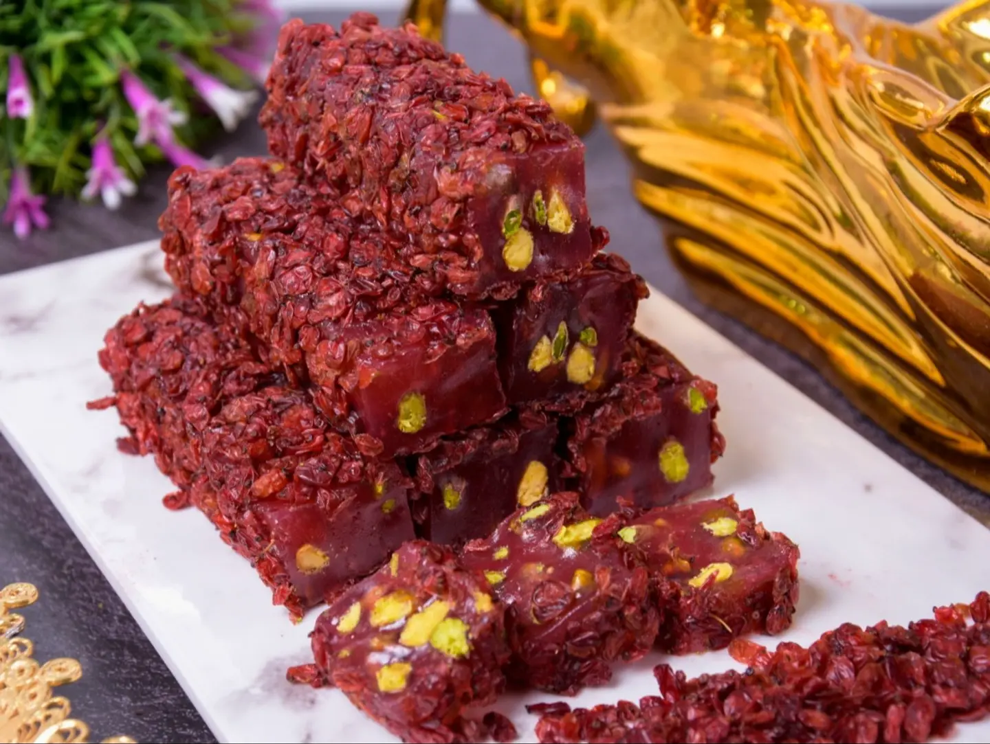 حلقوم رمان محشي فستق معا حبوب رمان مجفف