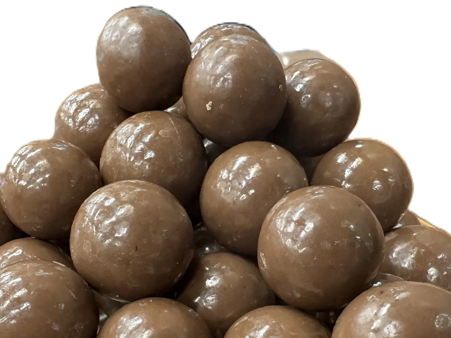 ملبس بندق شوكلاتة حليب