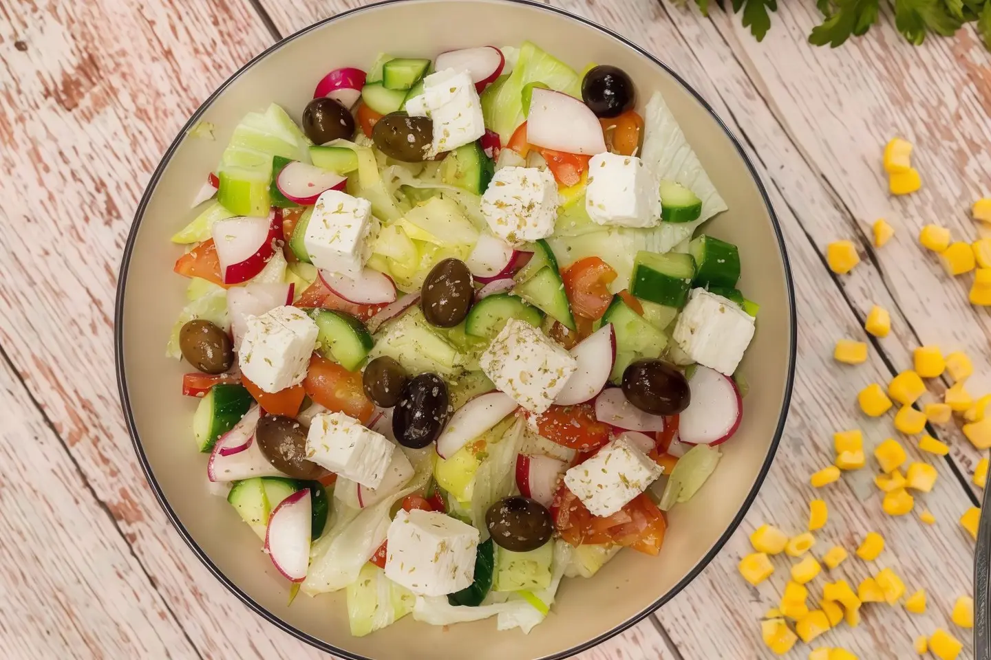 سلطة يونانية