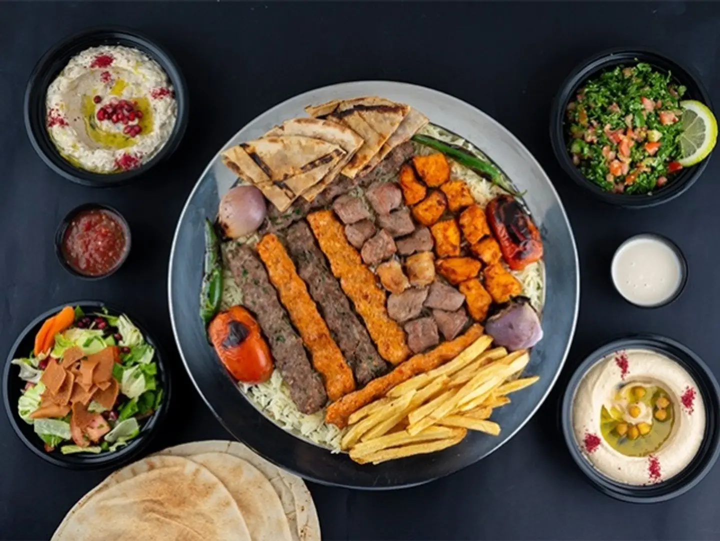 وجبة عائلية فاخرة لـ 4-5 أشخاص