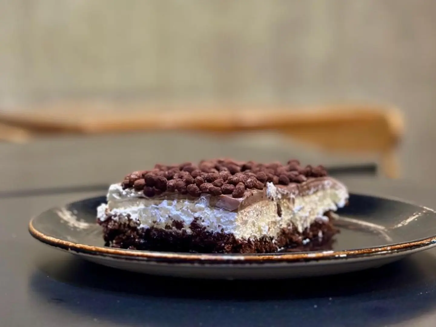 Crunchy Choco Cake