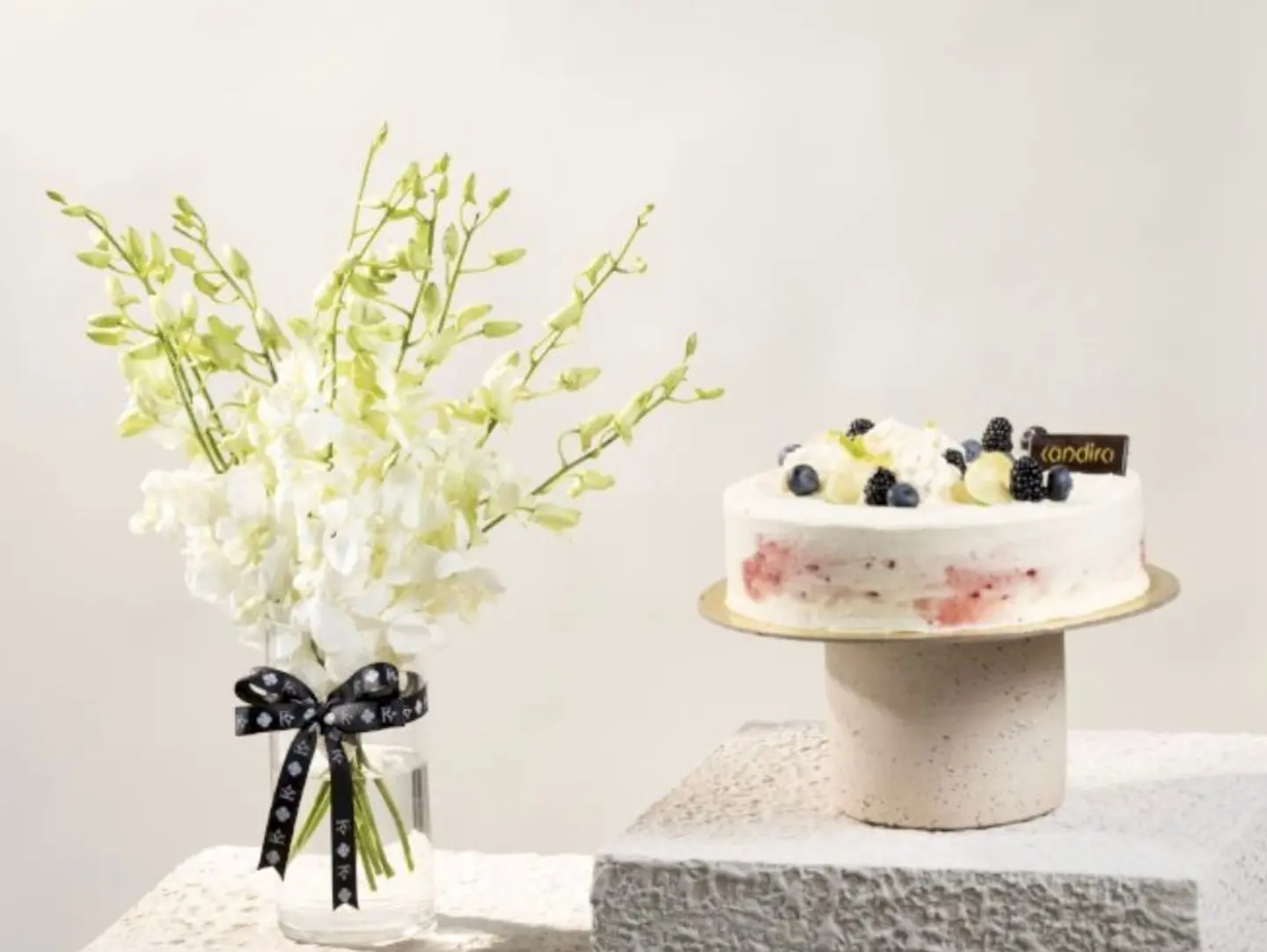 Large Cake Vase Of Roses