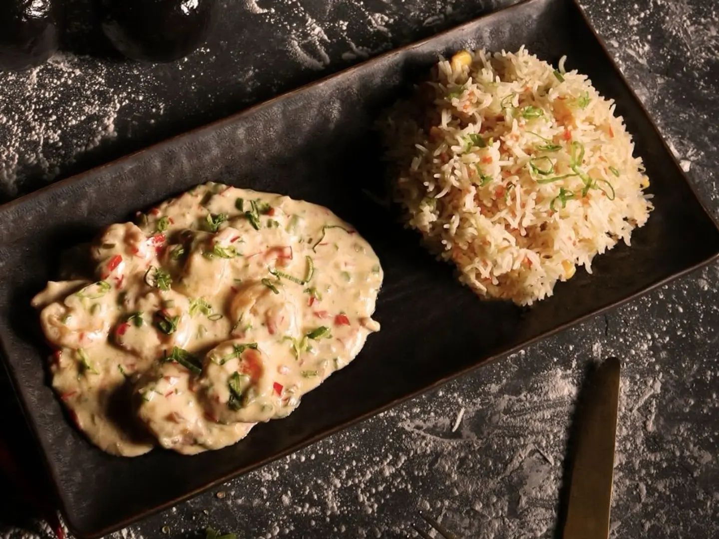 جمبري الجبنة والزبدة مع أرز بالخضار