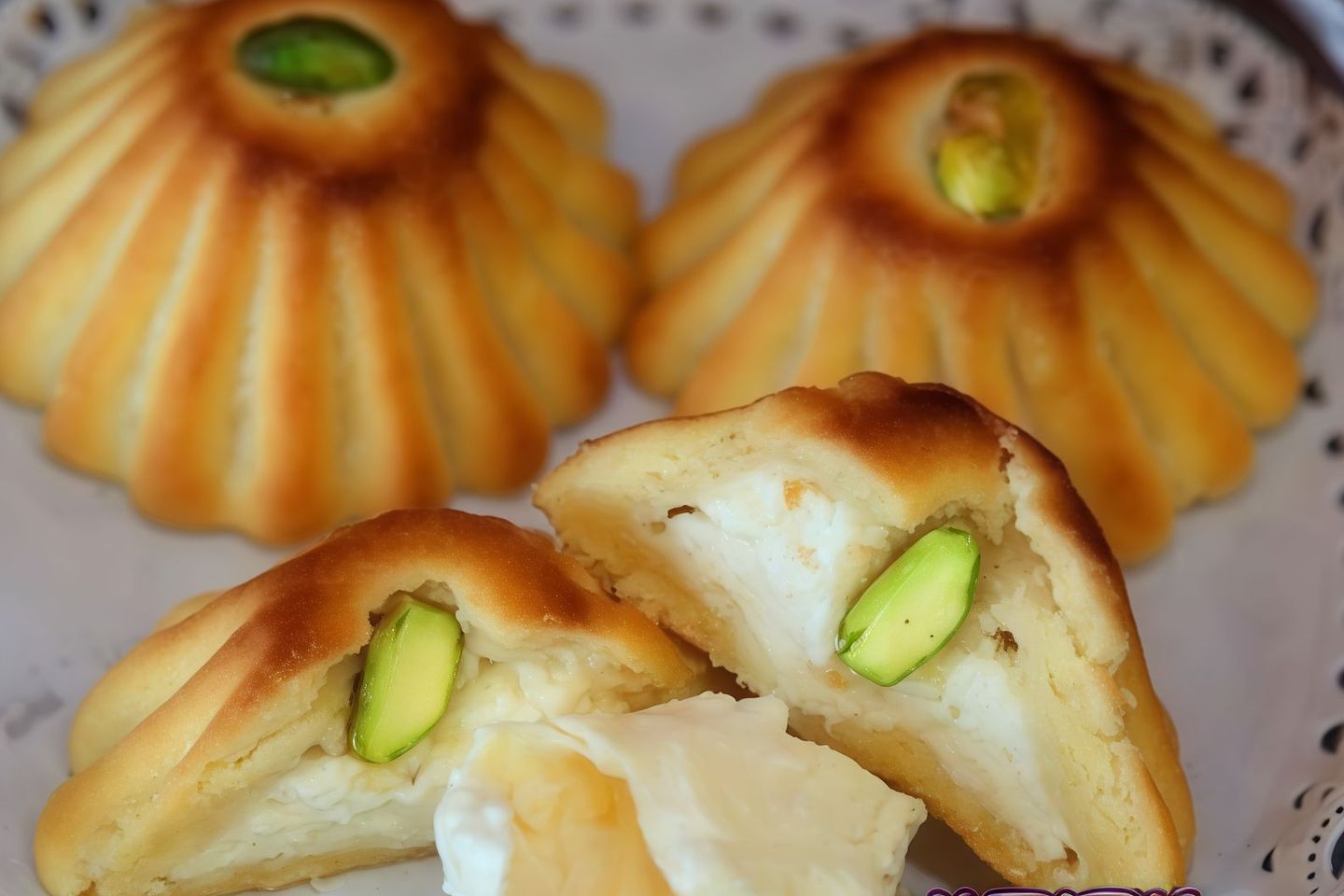 غريبة بالقشطة