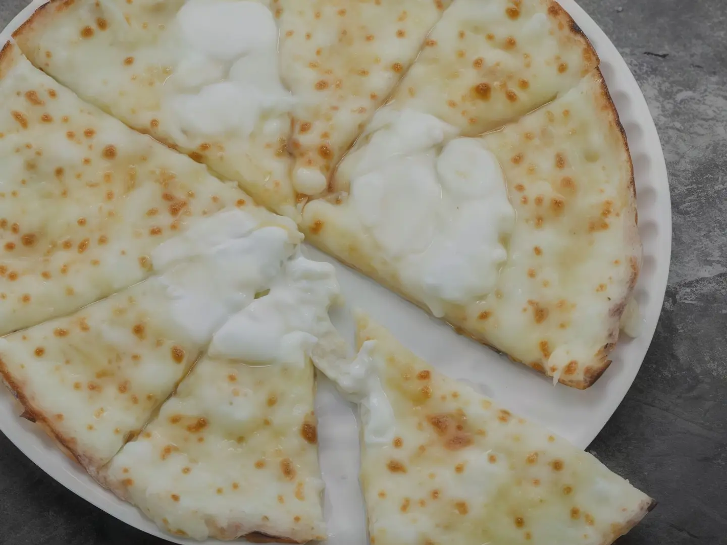 لبنة بالجبنة