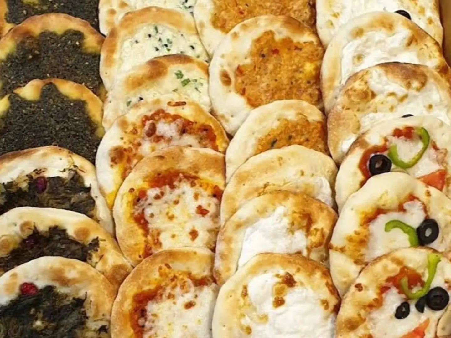 Mixed Gatherings 24 Pieces