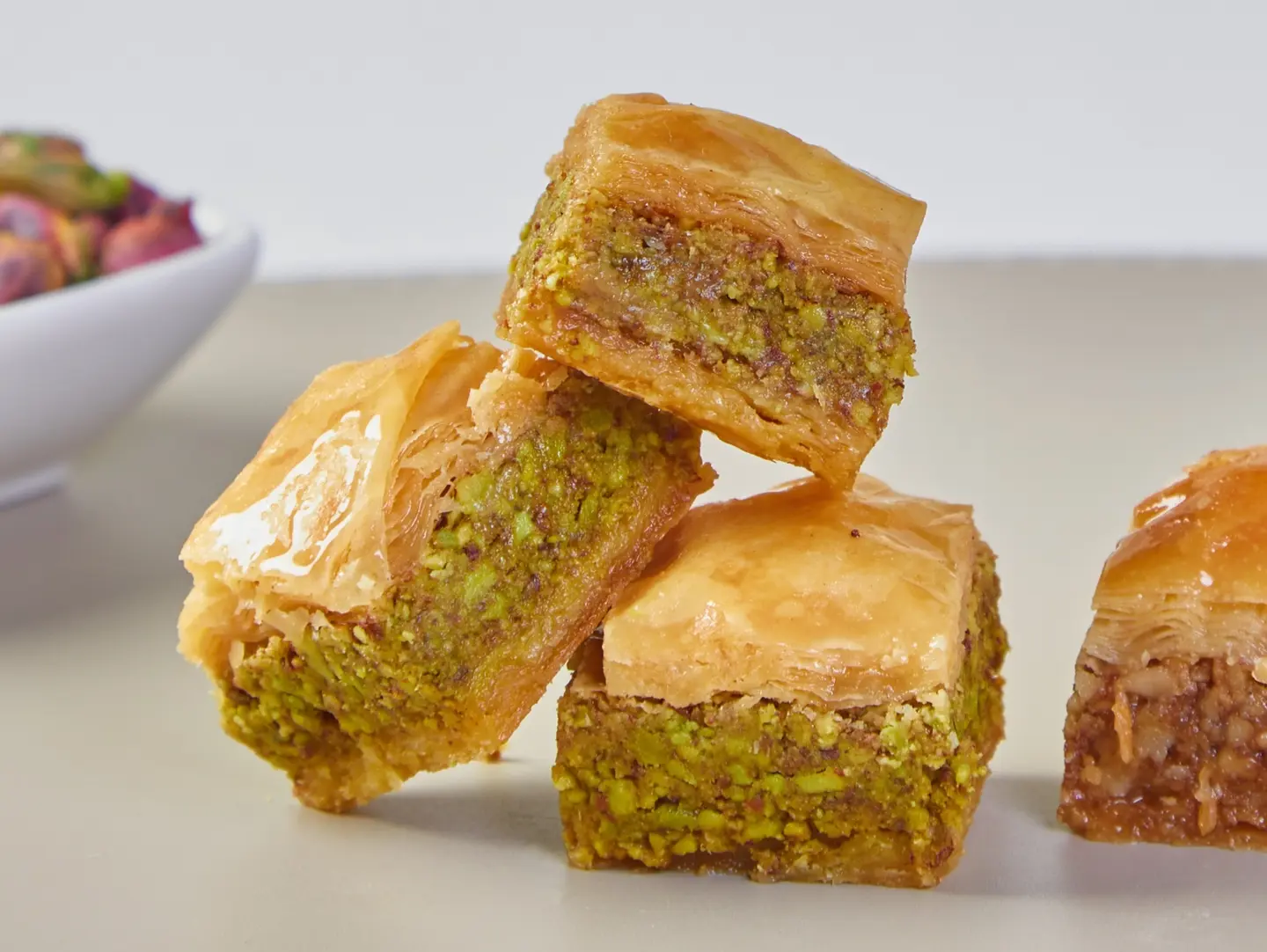اسية فستق - نصف ك