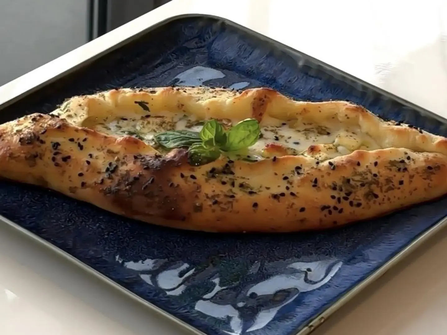 منقوشة جبنه