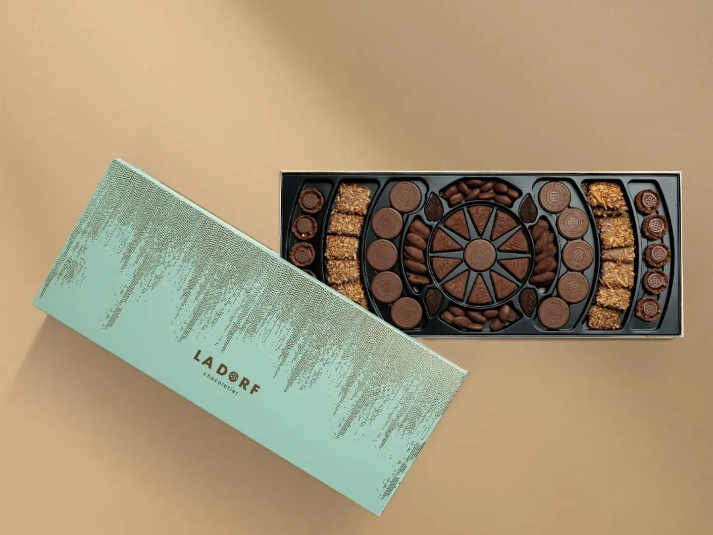 قلوري لادورف