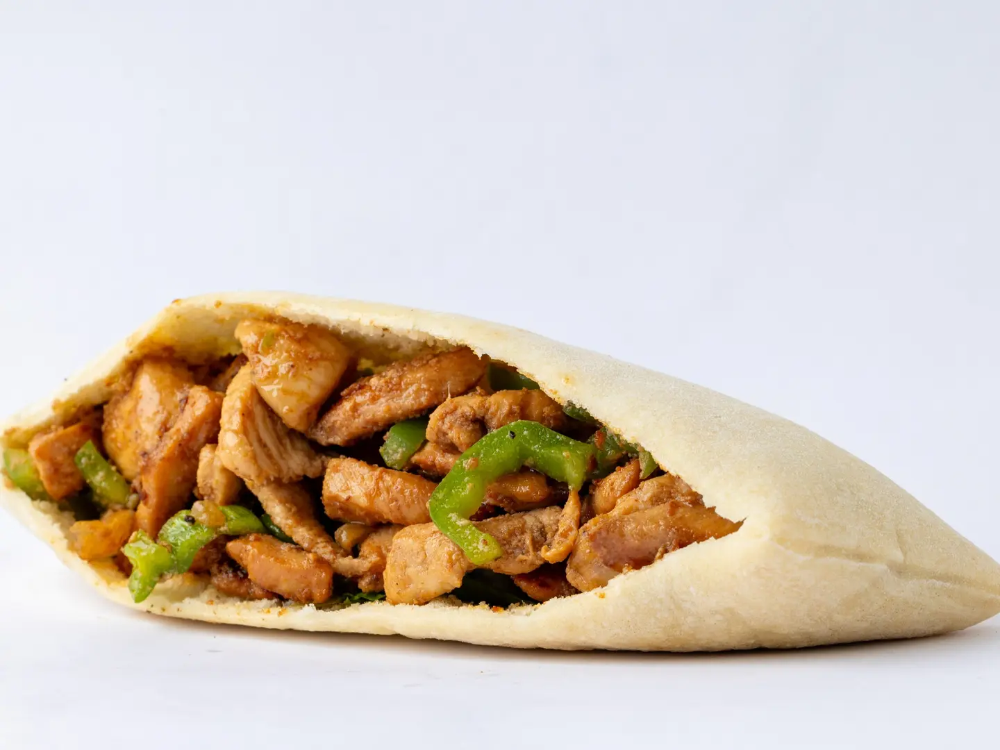 ساندوتش دجاج بالخبز العربي