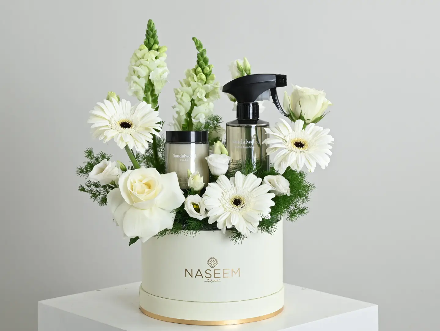 هدية تباهي مع مجموعة عطرية