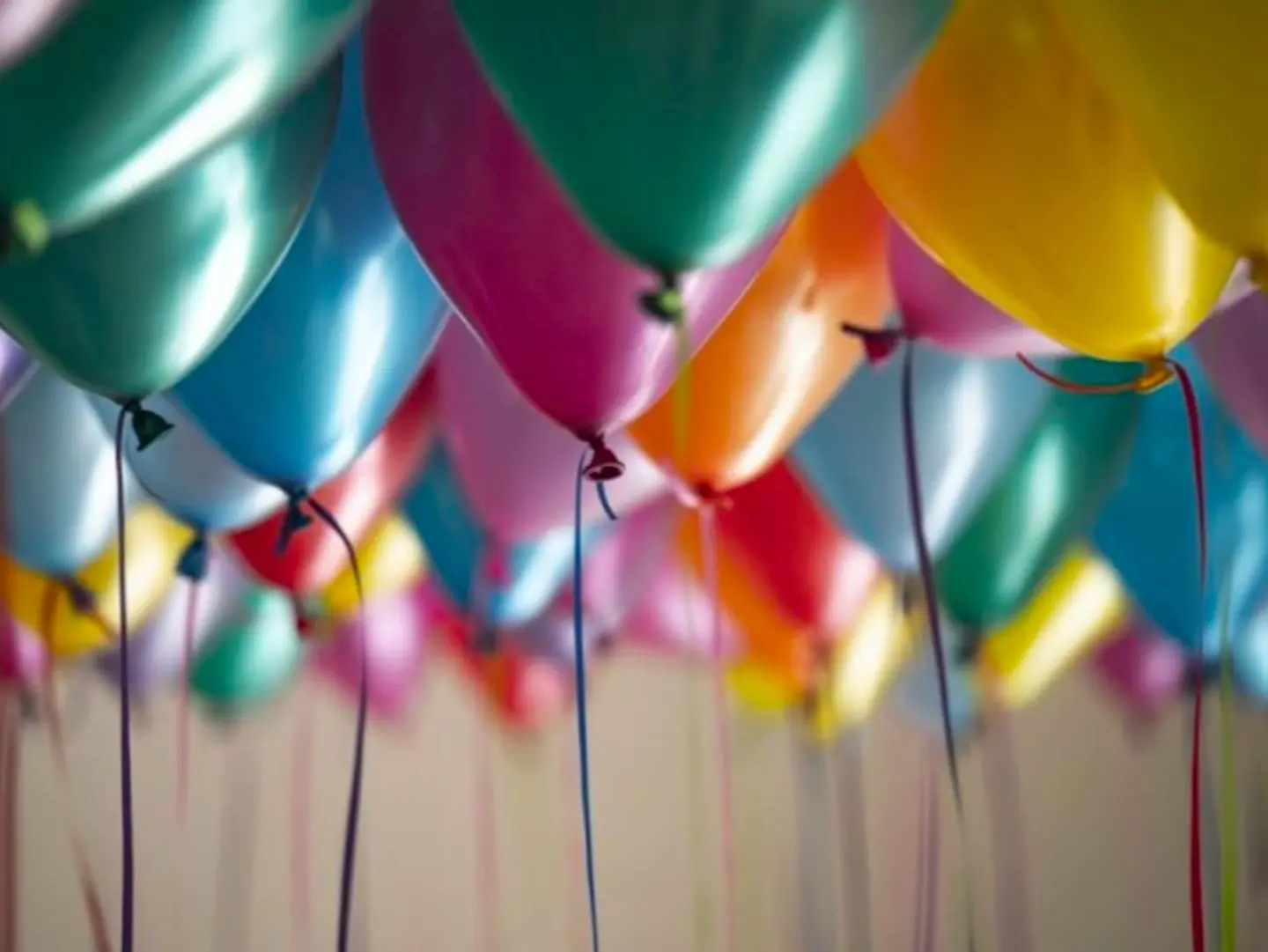 Colorful Balloon Tie 10 Balloons