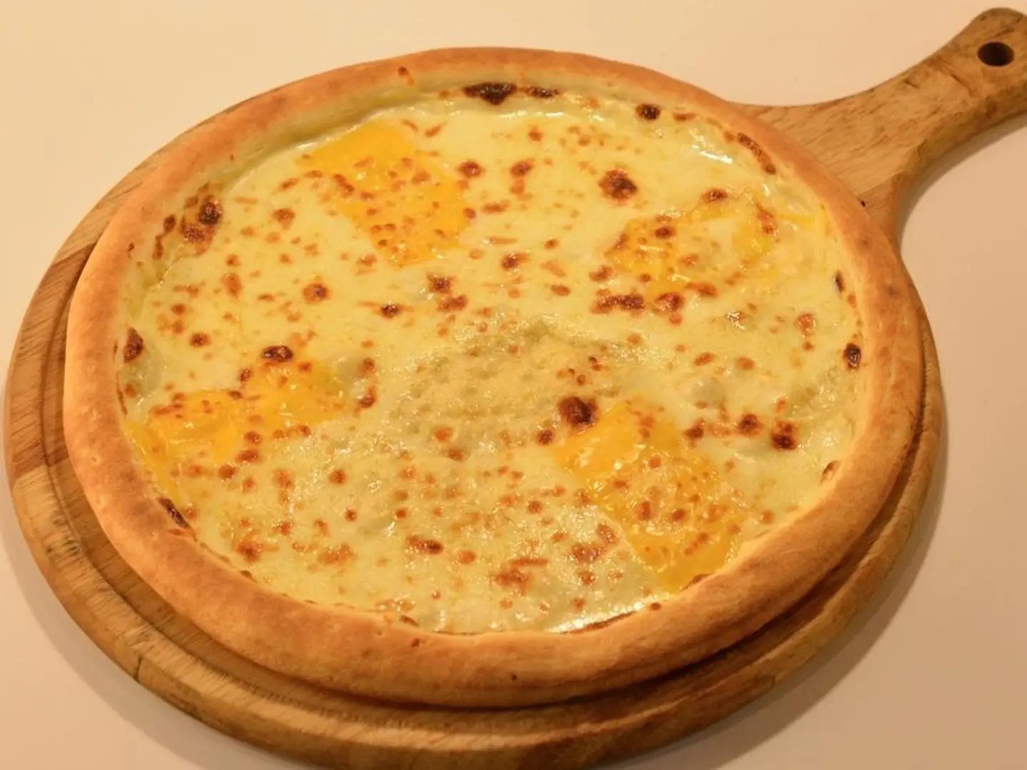 Mixed Cheese Pizza