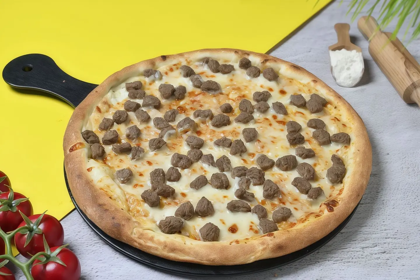 بيتزا قطع لحم كبير