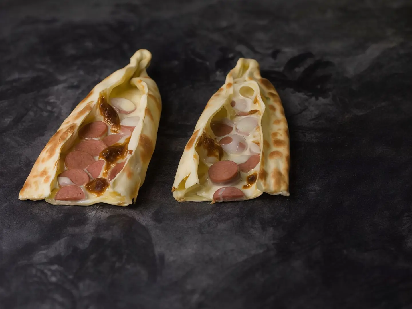 فطيرة جبنة بالنقانق